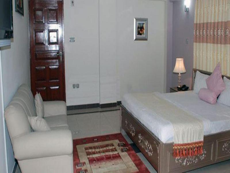 Mir Continental Hotel Музафарабад Екстериор снимка
