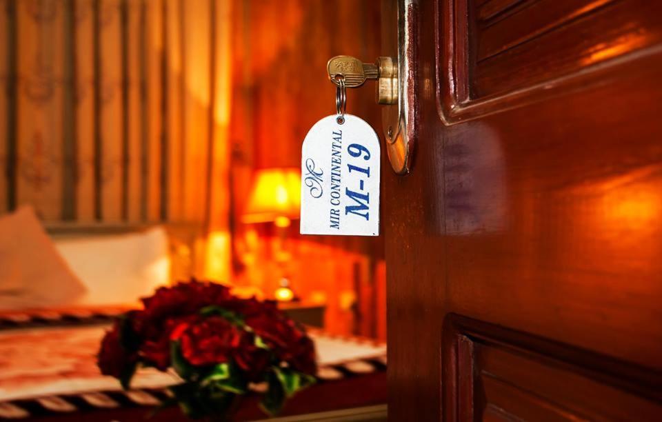 Mir Continental Hotel Музафарабад Екстериор снимка