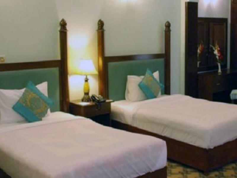 Mir Continental Hotel Музафарабад Екстериор снимка