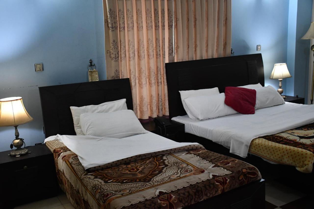 Mir Continental Hotel Музафарабад Екстериор снимка