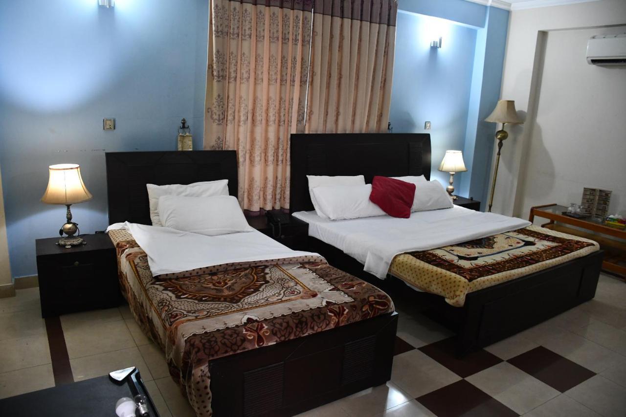 Mir Continental Hotel Музафарабад Екстериор снимка