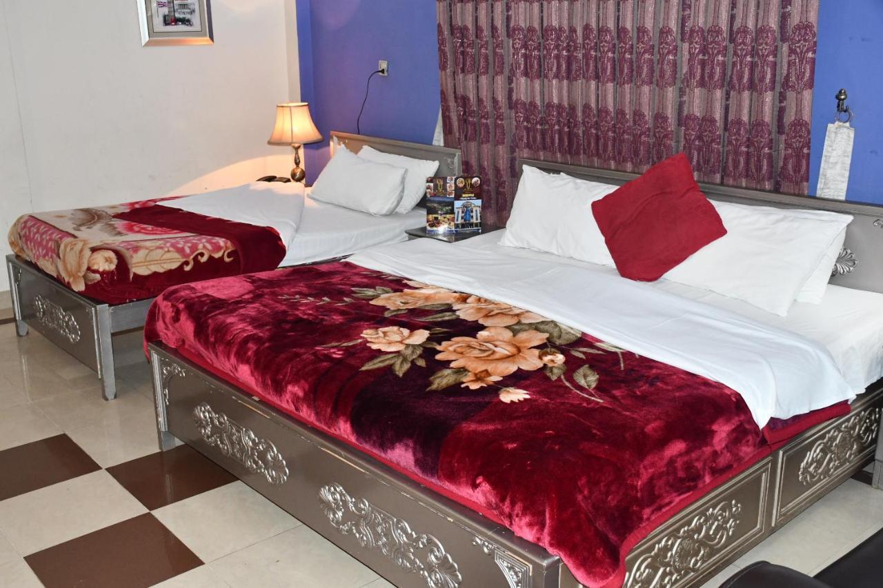 Mir Continental Hotel Музафарабад Екстериор снимка
